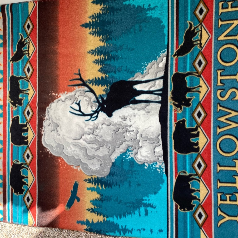Yellowstone National Park Fleece Throw Blanket Elk Bear Buffalo Aztec Native - Picture 6 of 13